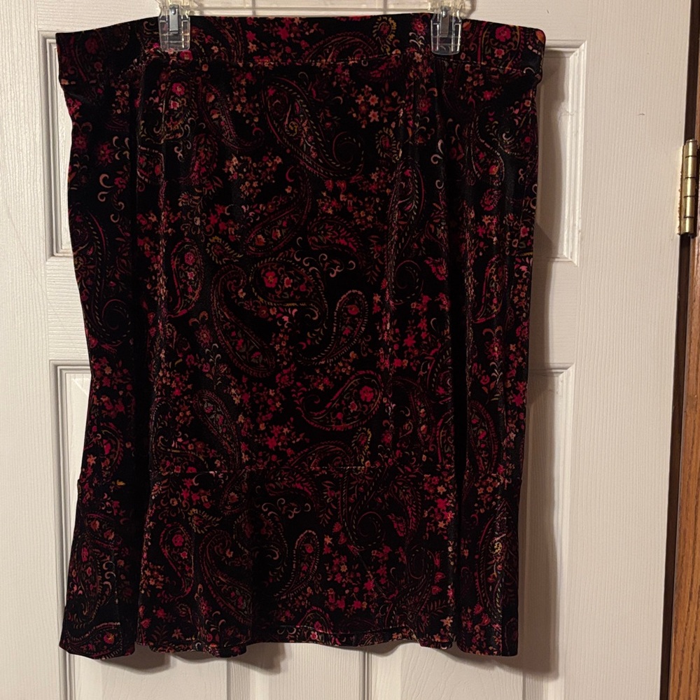 Elegant Black and Red Paisley Skirt